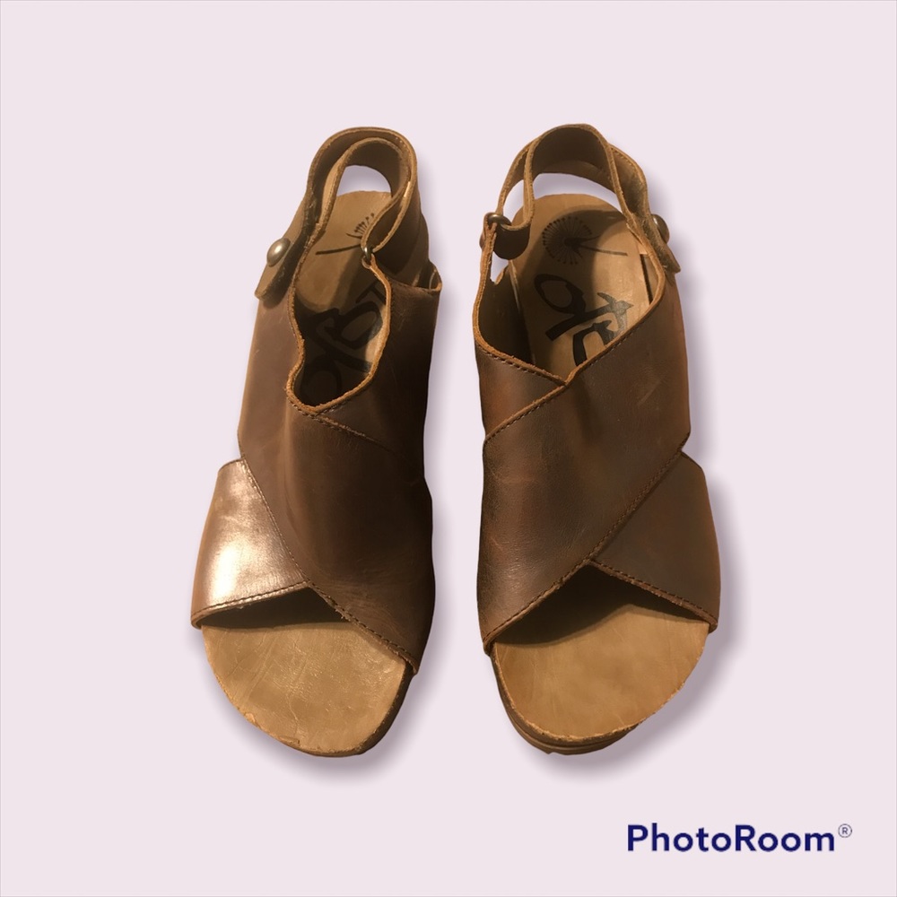 OTBP off the beaten path mules pewter size 10